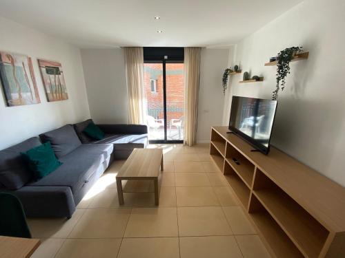 Koyo Suite - Modern Apartment with Parking and Swimming Pool for 6p