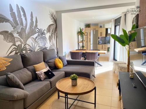 Siena Suite - Modern Apartment with Terrace, Parking and Swimming Pool