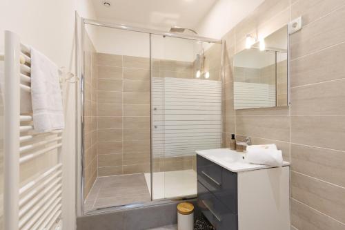 Upstays - Elegant 3BR Steps from Le Palais