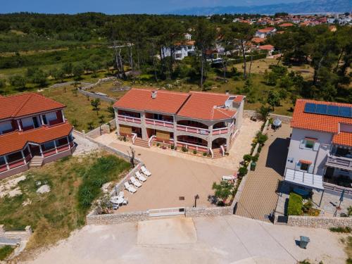 Apartments by the sea Vir - 24755