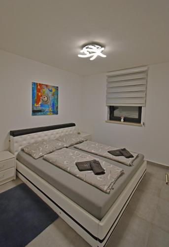 Seaside apartments with a swimming pool Novigrad - 25255