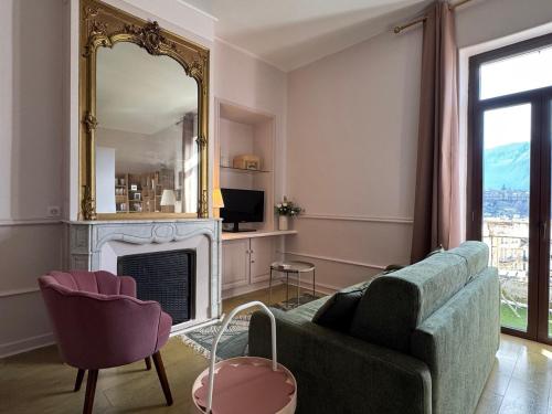 Rénovation 2025 : T1 bis dans ancien palace Art Déco, animaux admis - FR-1-555-112