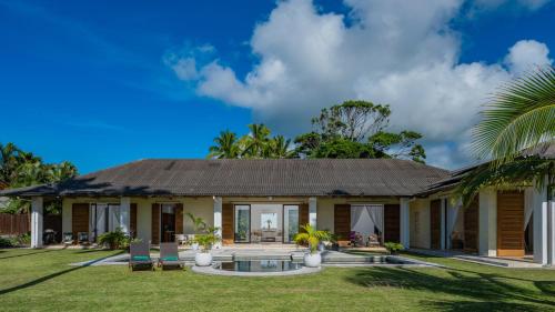 Manna Villa - Sovereign Palms CI