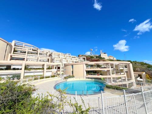 Spacieux appartement climatisé 80m² avec piscine et vue mer à Sète