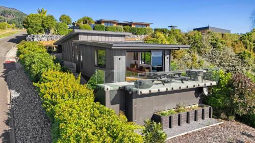 an aerial view of a house with a garden at Vista al Mar in Pohara