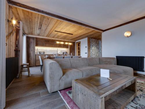 Appartement chalet avec jacuzzi et parking au centre de La Rosière - FR-1-690-14