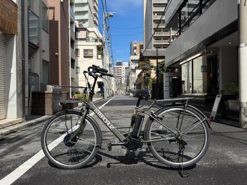 3-mins walk from Hibiya Line station in the Ueno area of Taito city, 2-bed private rental, 8 mins direct to Akihabara, 24 mins to Ginza