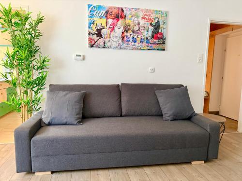 Stylish Apartment Near Airport & Train Station