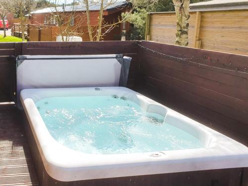 a jacuzziificialificialificialificialificialificialificialificialificialificialificial at Bluebell Lodge - Ukc5526 in West Thirston