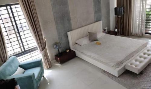 Grandeur Apartment