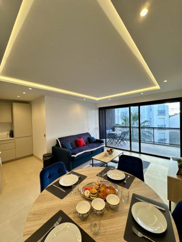 AZUR, moderne et proche plage