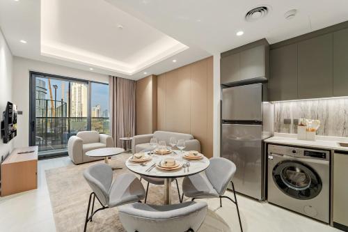 FIRST CLASS 1BR Calm City Living Cloud Tower