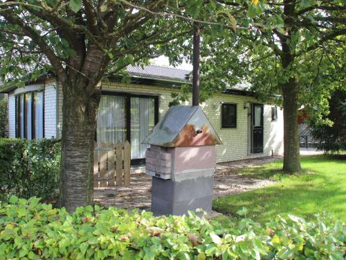 Quaint Chalet in Uden with Terrace