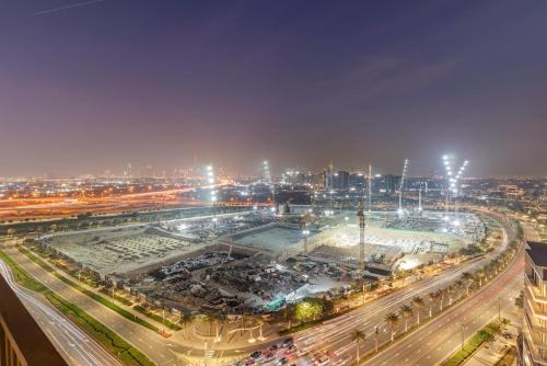 FIRST CLASS 2BR Luxe Near Dubai Hills Mall