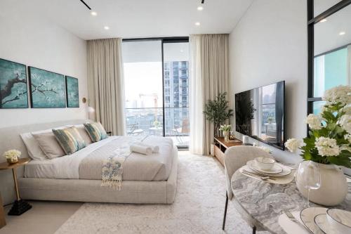 Modern Luxury Studio Pool Gym & Parking