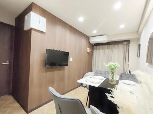 Z81新宿最中心 两室一厅 新宿三丁目车站4分 2 rooms Shinjuku center 4 mins to ST Max 6P 直达新宿 涉谷 表参道 池袋 上野 代代木 银座 原宿