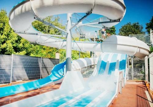 Camping Parc Bellevue Cannes - Aquatique Vacances