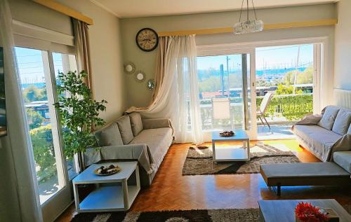 Luxurious Palace Marina Alimos