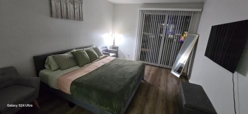 Large two-room apartment near LAX and the Ocean photo 9