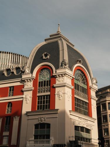 Palacio Bellas Artes San Sebastian, Curio Collection Hilton