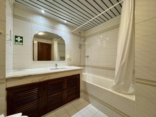 Vilamoura Central Beach 2 With Pool by Homing