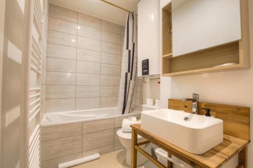 Appartement avec terrasse - Proche Berges du Rhône