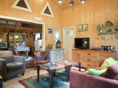 Гостиная зона в Luxurious Chalet in Oud Turnhout with Large Garden