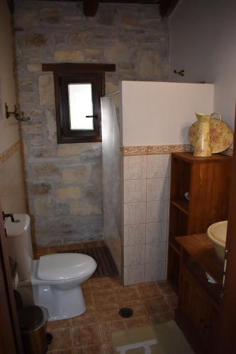 Bilik mandi di Villa Arvi