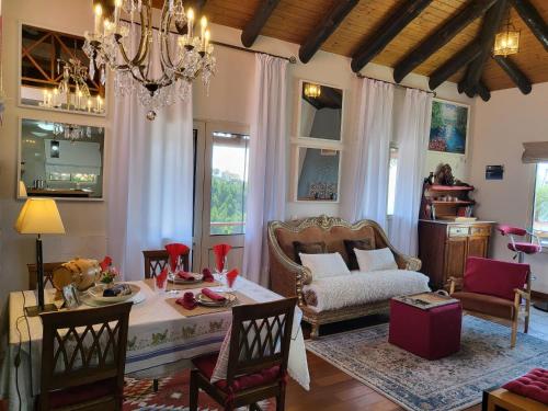 Boutique Chalet in Calheta