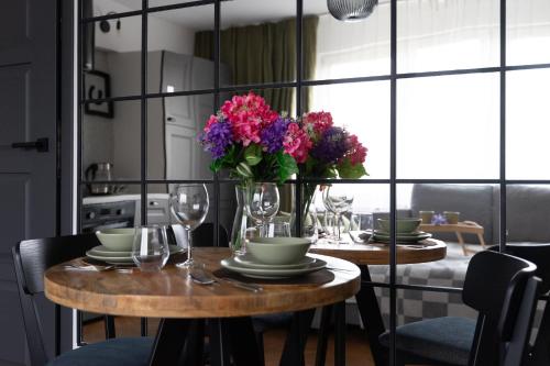 Warsaw Wola Studio - Top Location, Bus&Trams nearby - by Rentujemy
