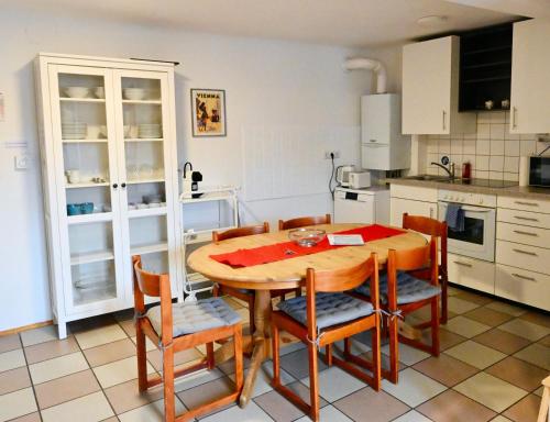 Charming Attic Apartment near Messe Wien and Center