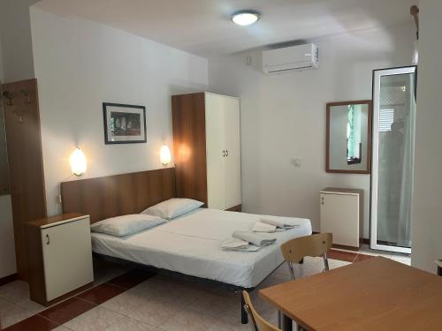 Studio apartmani Lončar