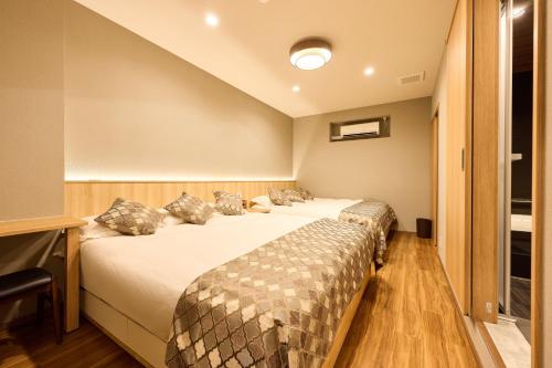Luxury 3-Floor Entire House near Namba 150sqm Perfect for Families and Groups