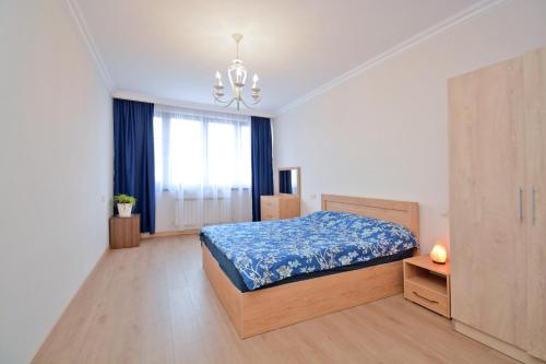 2 Bedroom Large Family Apartment Newly Renovated Center
