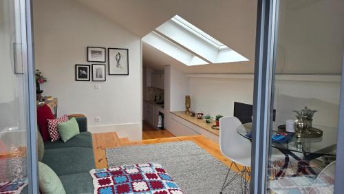 Fontainhas 1BR Topfloor with balcony