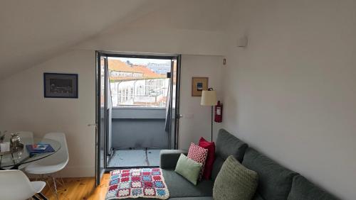 Fontainhas 1BR Topfloor with balcony