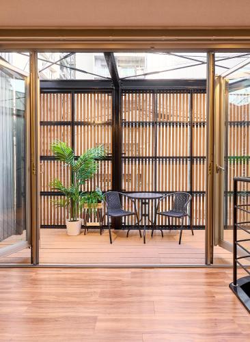 Luxury 3-Floor Entire House near Namba 150sqm Perfect for Families and Groups