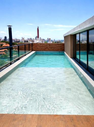 Departamento moderno con piscina rooftop en Asunción