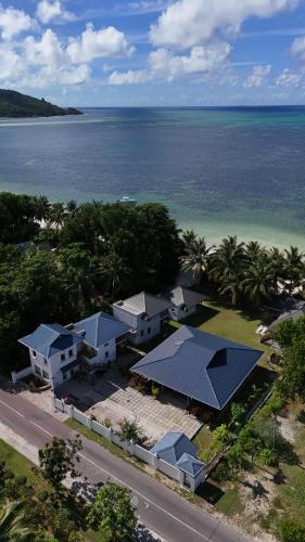 Reve Island Lodge