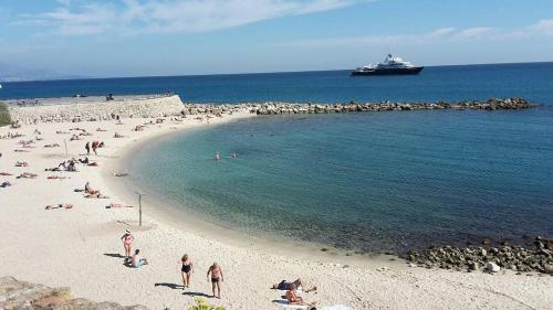 Heart of Old Antibes - Port & Beaches