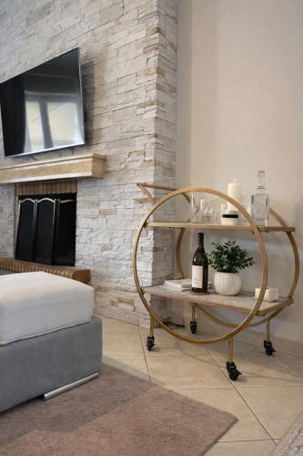 Bright 80sqm Apartment Glyfada-Sleeps 4 by MPS