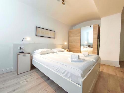 Art Pavilion Central Studio Apartment