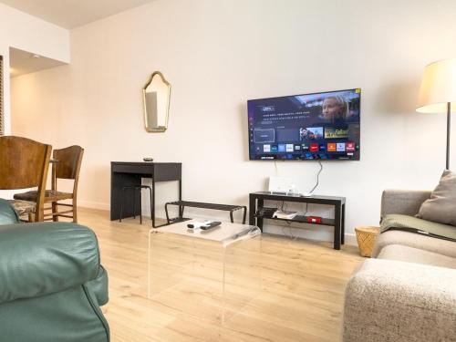 Central Athens Flat Near Metro