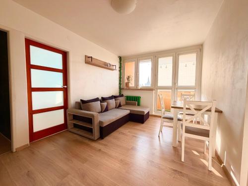 Zaporoska Skyline View Apartment by BookingHost