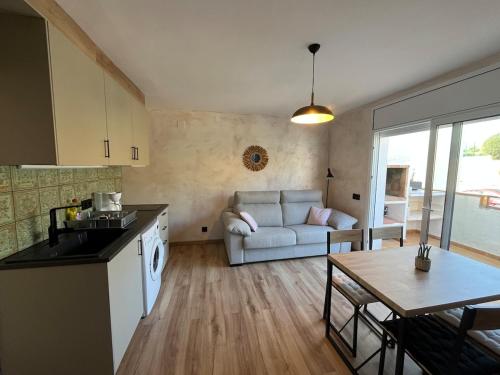 Appartement calme avec terrasse, piscine à Roses