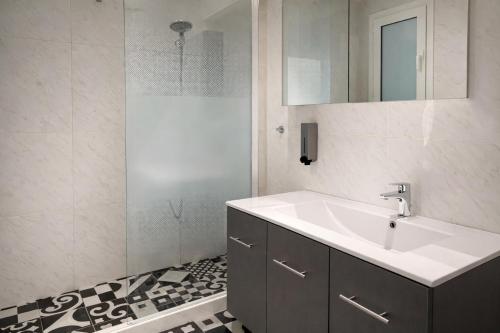 Spacious 3BR in Koukaki, Near Acropolis