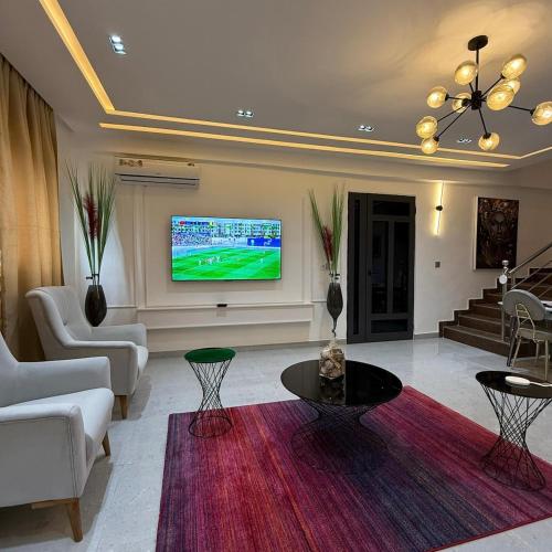 Premium 3-bedroom duplex Fidjrossè beach