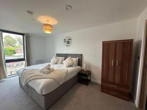 Modern Central York Apartment - Free Parking & Gym photo 4