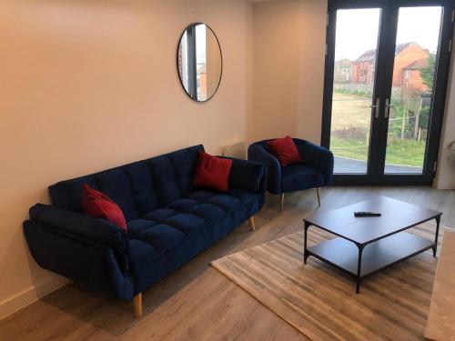 Modern Central York Apartment - Free Parking & Gym photo 3