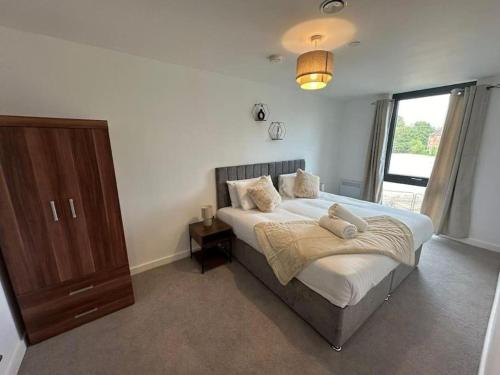 Modern Central York Apartment - Free Parking & Gym photo 8